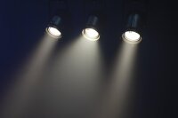 Showtec Performer Fresnel Mini Battery Kompaktes 30 W warmweißes batteriebetriebenes Theater LED fresnel