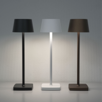 Showtec EventLITE Table-WW Kompakte 3,5 W IP54-Batterie Lampe mit Touch-Dimmer - bronze