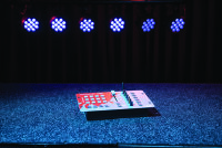 Showtec ColorCue 1 Air Intelligenter, batteriebetriebener LED-Controller mit Wireless DMX, einem Fader und 6 Farben